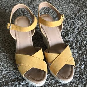 Never worn Womens 8.5 mustard wedge/espadrilles